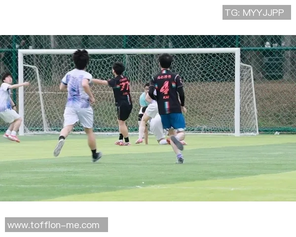 足球明星现场点名视频揭秘球场背后的故事与精彩瞬间